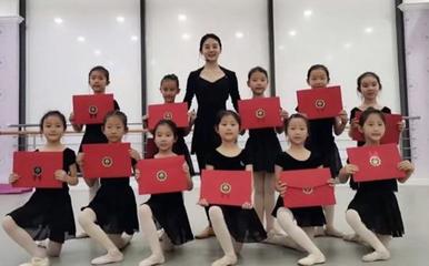 Miya Isee灰姑娘芭蕾舞培訓(xùn)優(yōu)秀教師，引領(lǐng)專業(yè)藝術(shù)教育